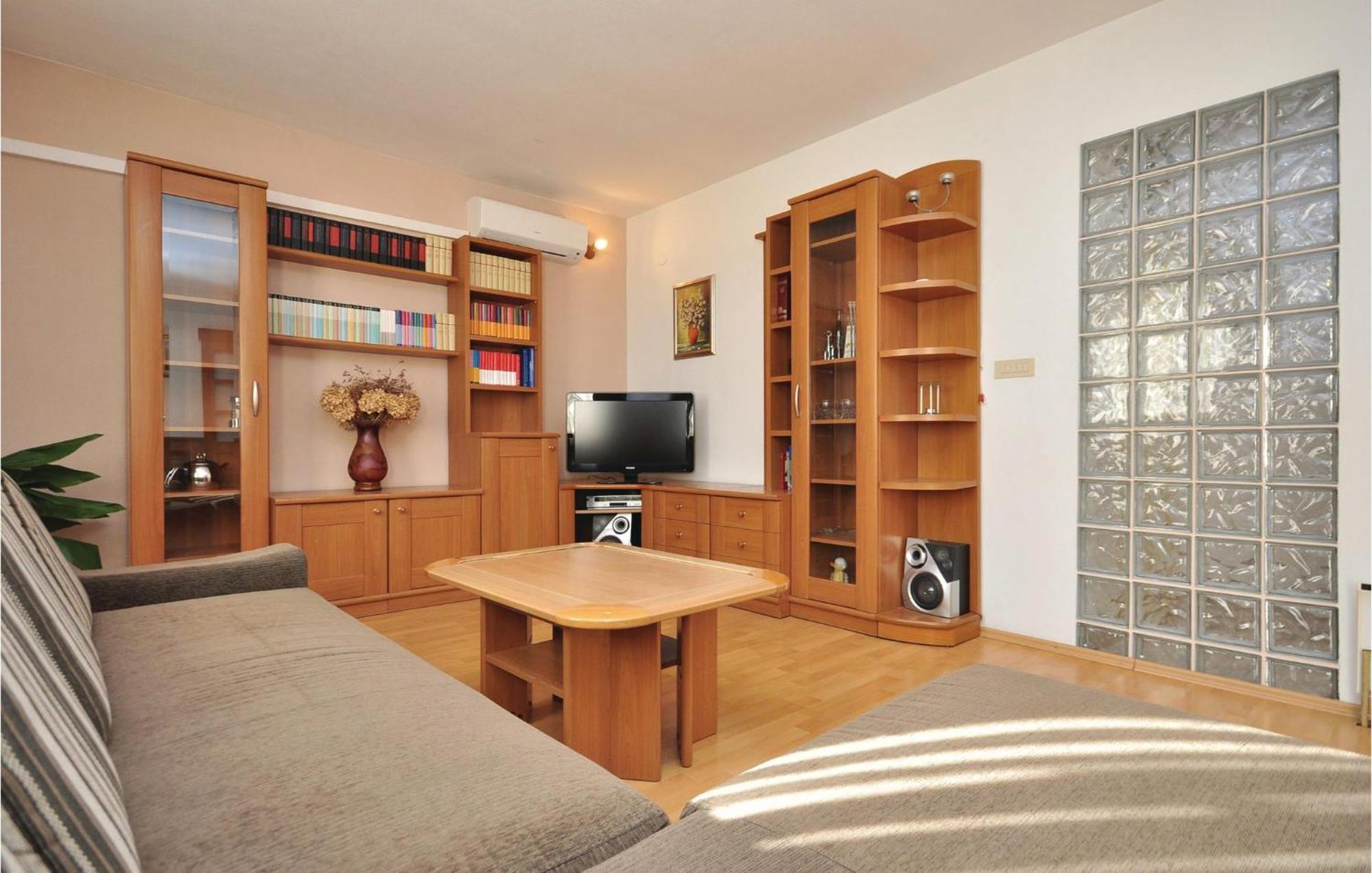 3 Bedroom Awesome Apartment In Пучишча Екстериор снимка